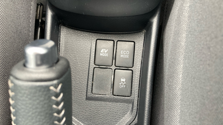 Toyota Yaris 1.0 VVT-i Icon 5dr Petrol Hatchback